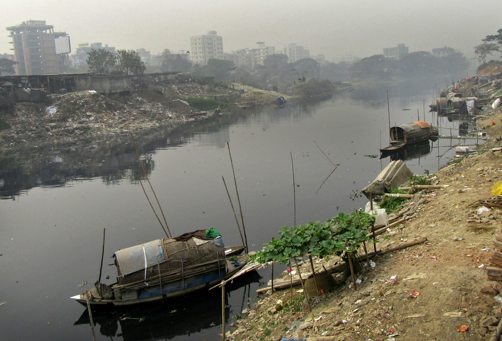 Pollution of Dhaka water ways; CRedit: Sonia Hoque/REACH