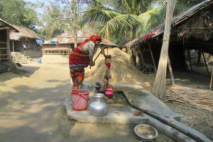 Woman collecting water from a tube well in Polder 29, Khulna district. Credit: Sonia Hoque